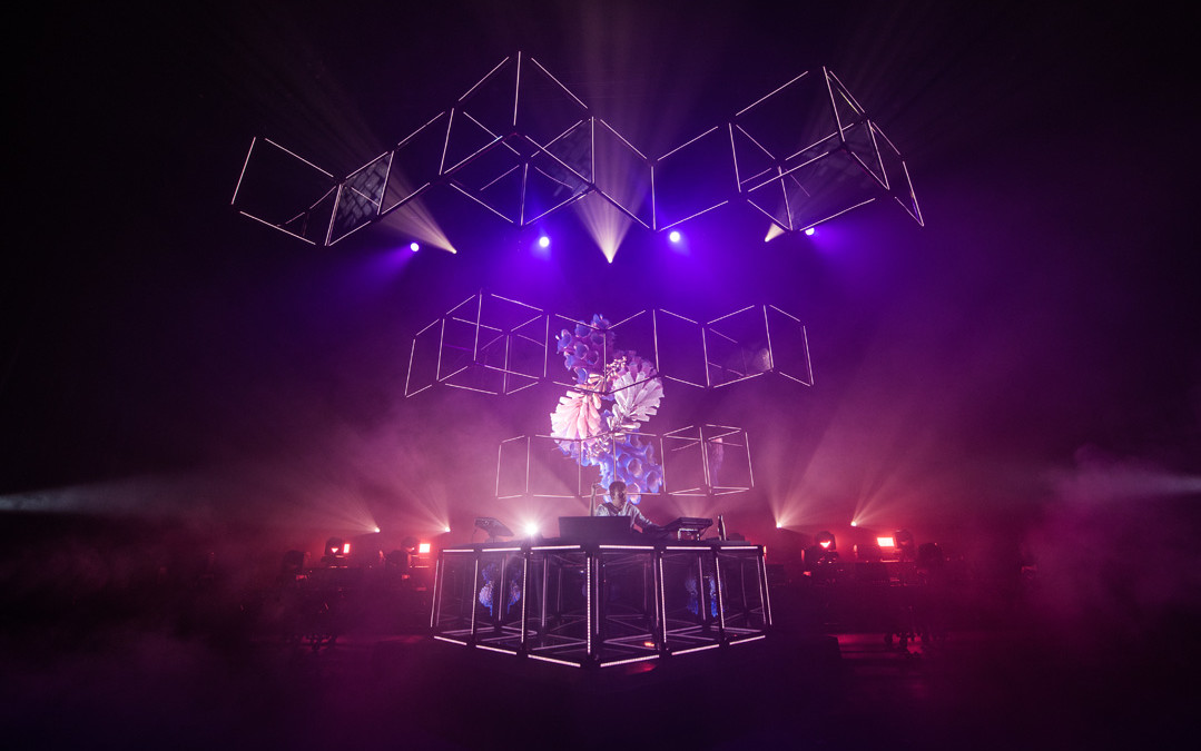 Flume Makes Bodies Move in Seattle